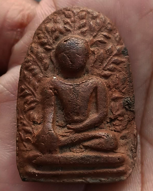 พระไม่ทราบรายละเอียด พระเนื้อดิน ขนาดสูง 4 ซ.ม. พระบ้านเก่าเก็บ หลายสิบปี ไม่ทราบเกจิ